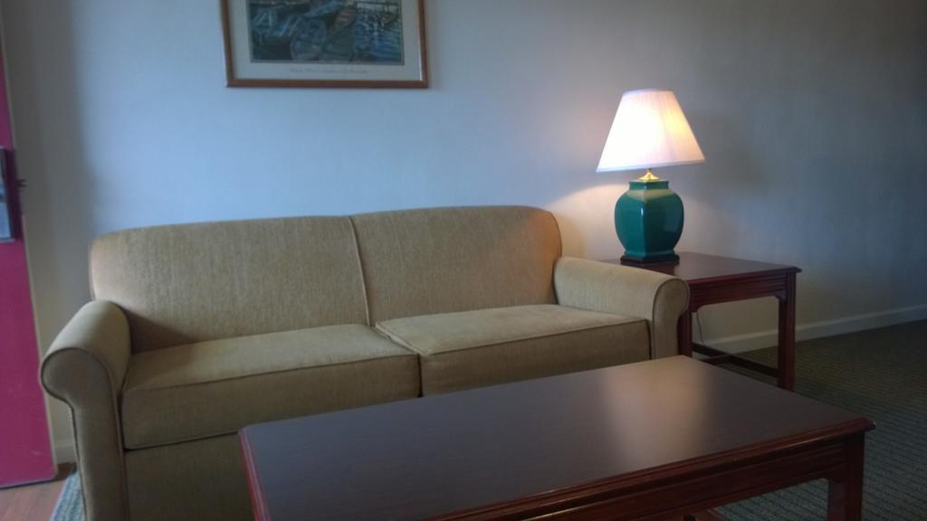 Affordable Suites Charlottesville Eksteriør billede