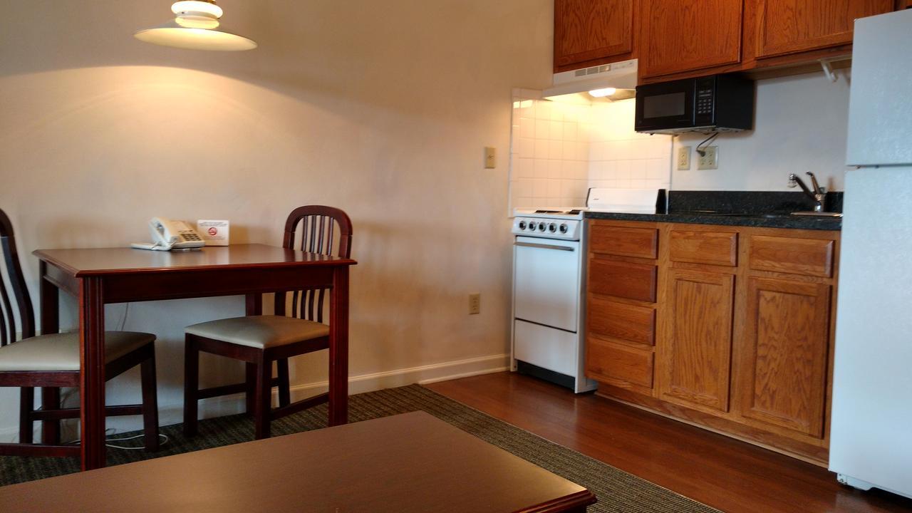 Affordable Suites Charlottesville Eksteriør billede