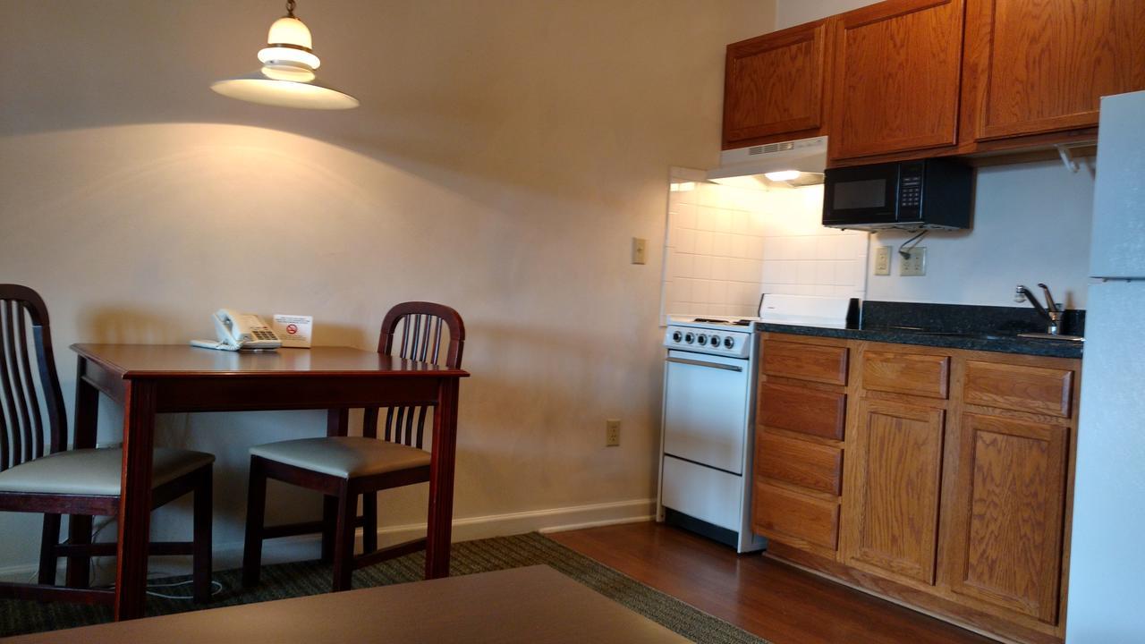 Affordable Suites Charlottesville Eksteriør billede