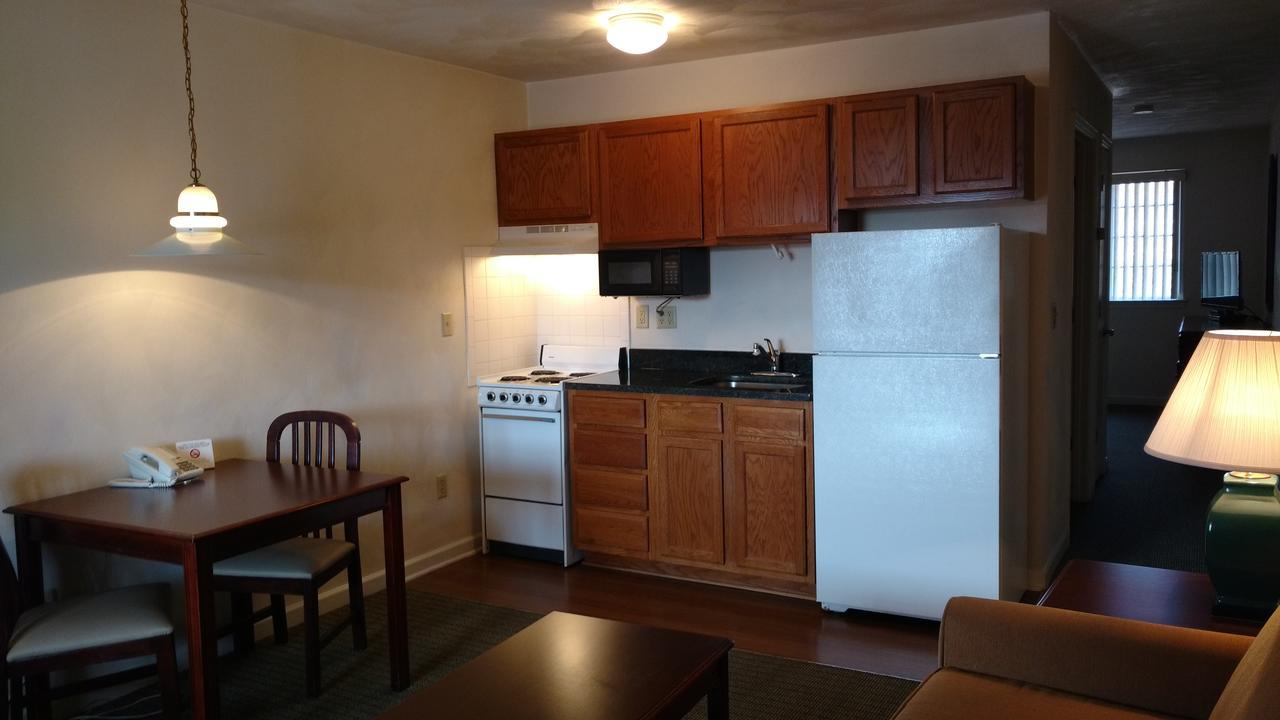 Affordable Suites Charlottesville Eksteriør billede