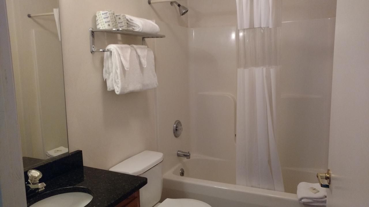 Affordable Suites Charlottesville Eksteriør billede