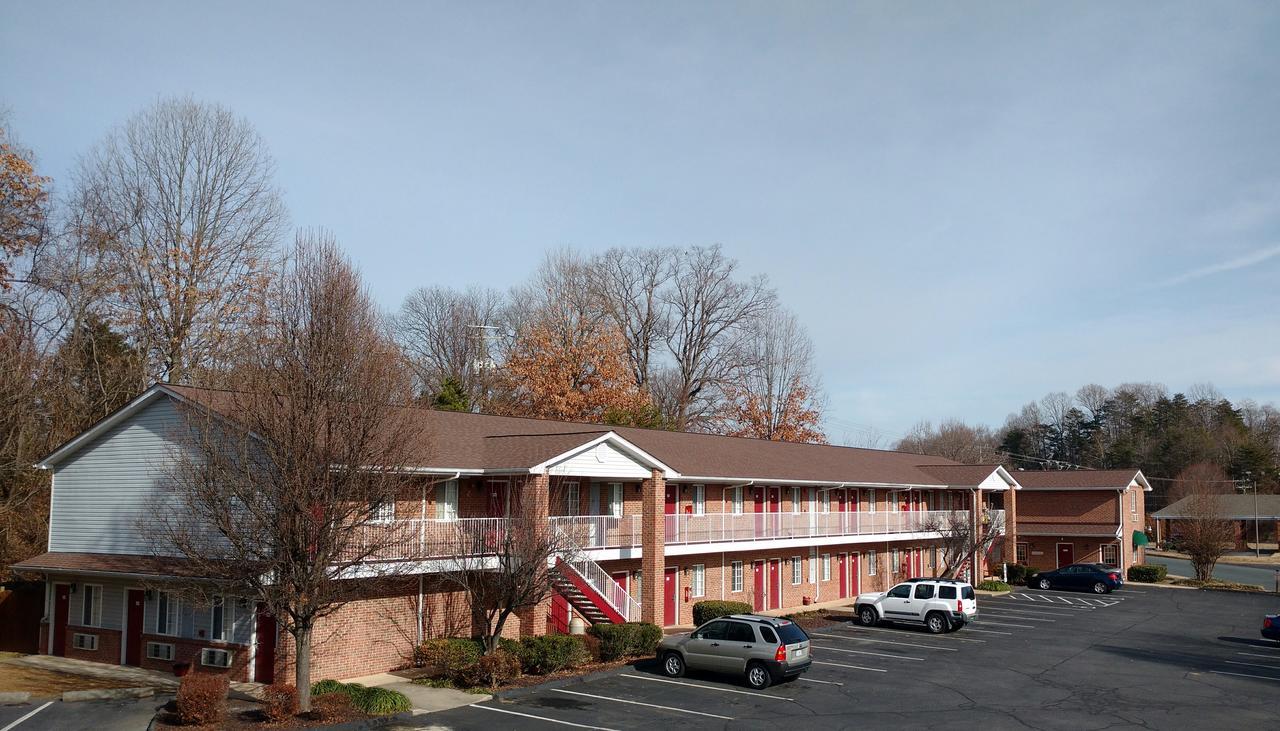 Affordable Suites Charlottesville Eksteriør billede